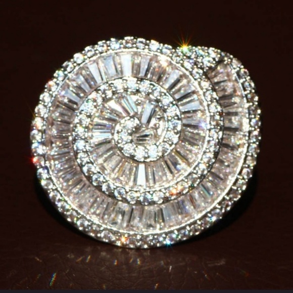 KATRINA - Picture 3 of 7